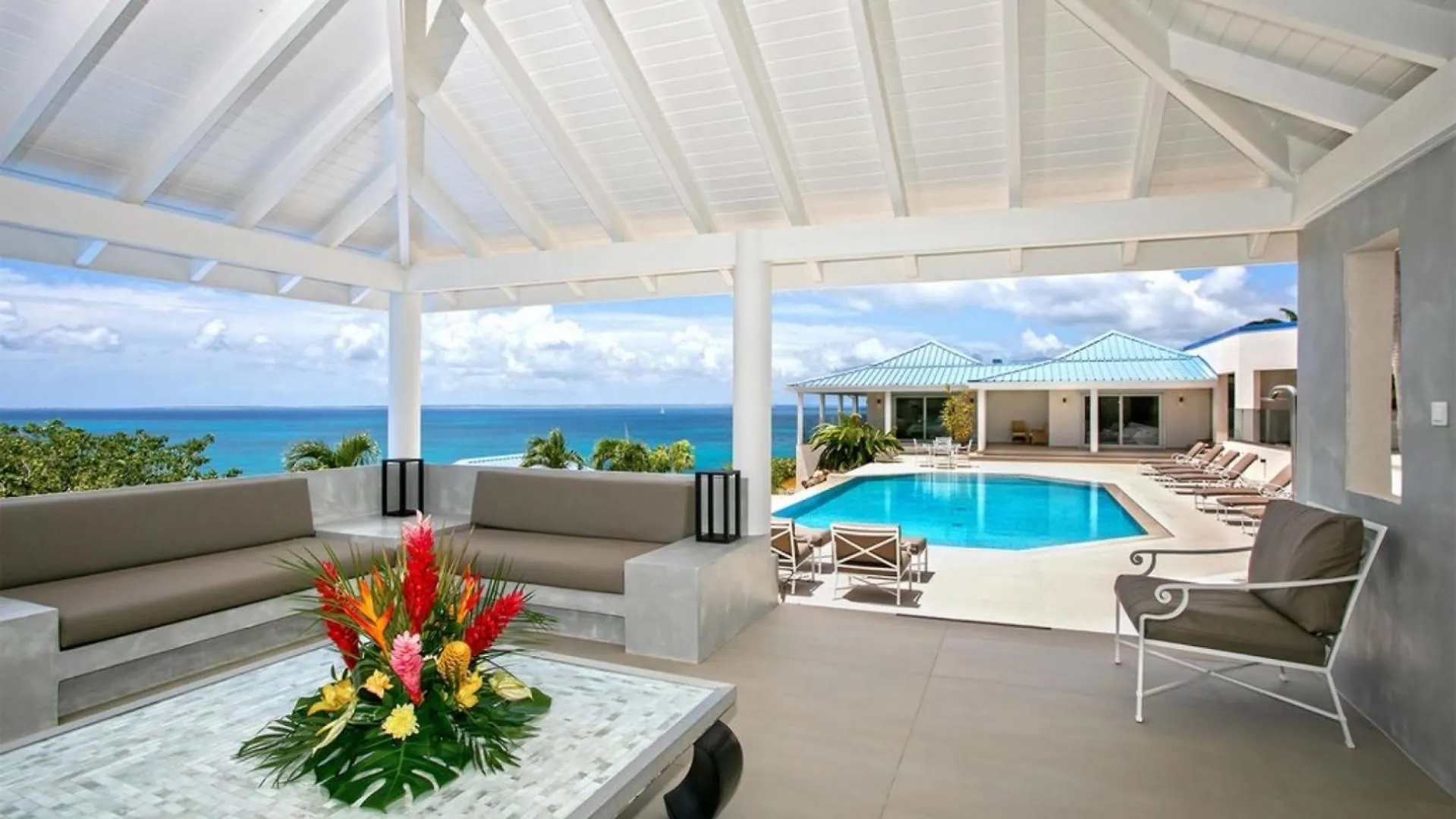 Luxurious 5Br Villa With Panoramic View Sandy Ground